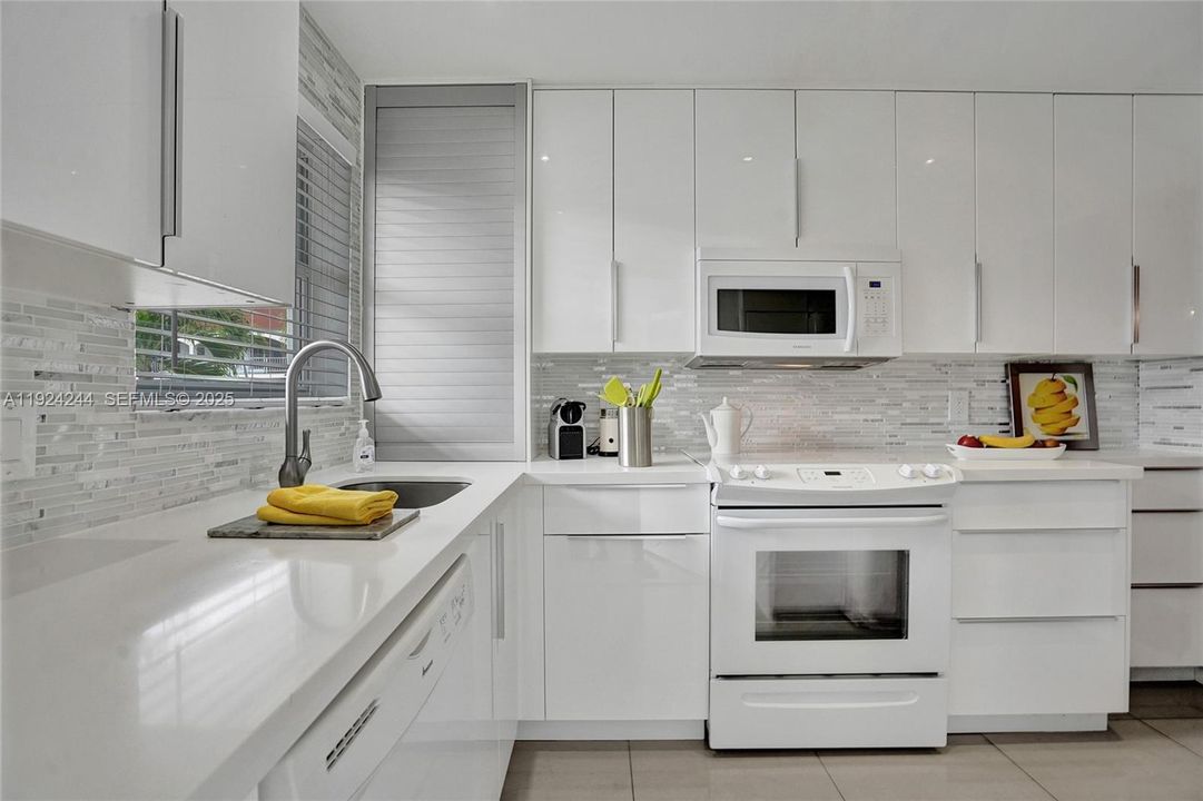 En Venta: $250,000 (2 camas, 2 baños, 1000 Pies cuadrados)