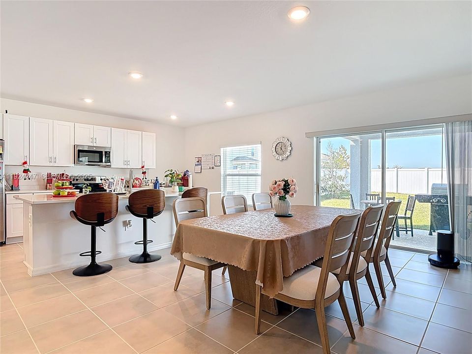 待售: $410,000 (4 贝兹, 2 浴室, 0 平方英尺)