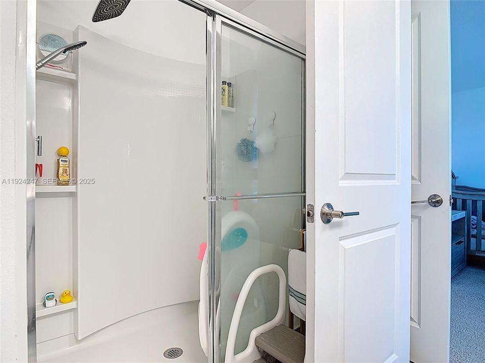 待售: $410,000 (4 贝兹, 2 浴室, 0 平方英尺)