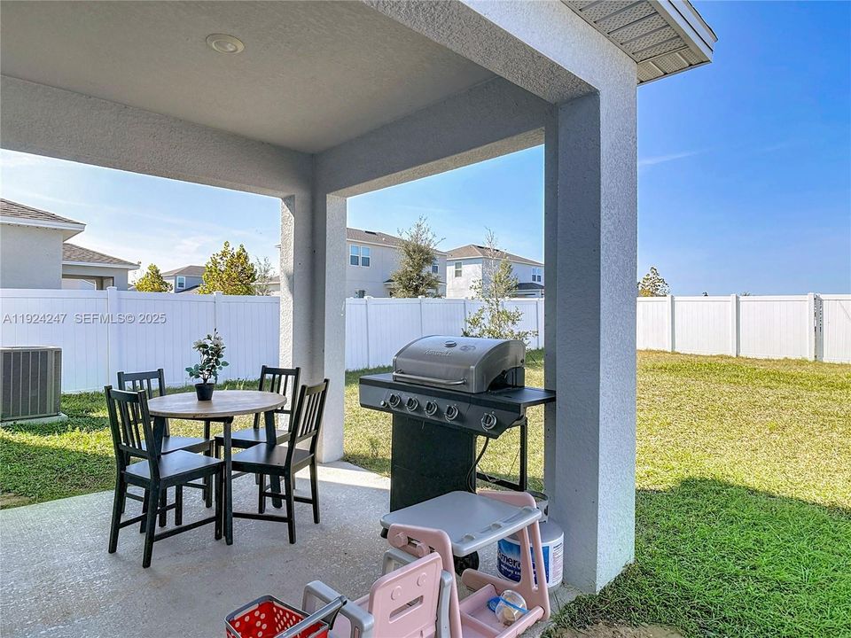 待售: $410,000 (4 贝兹, 2 浴室, 0 平方英尺)