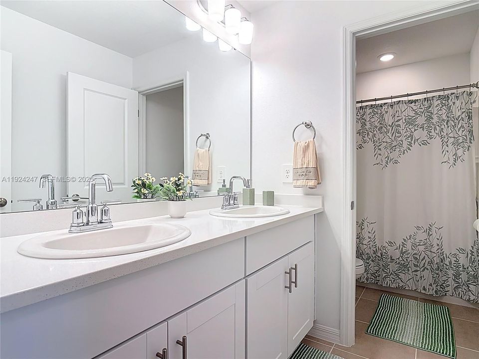 待售: $410,000 (4 贝兹, 2 浴室, 0 平方英尺)