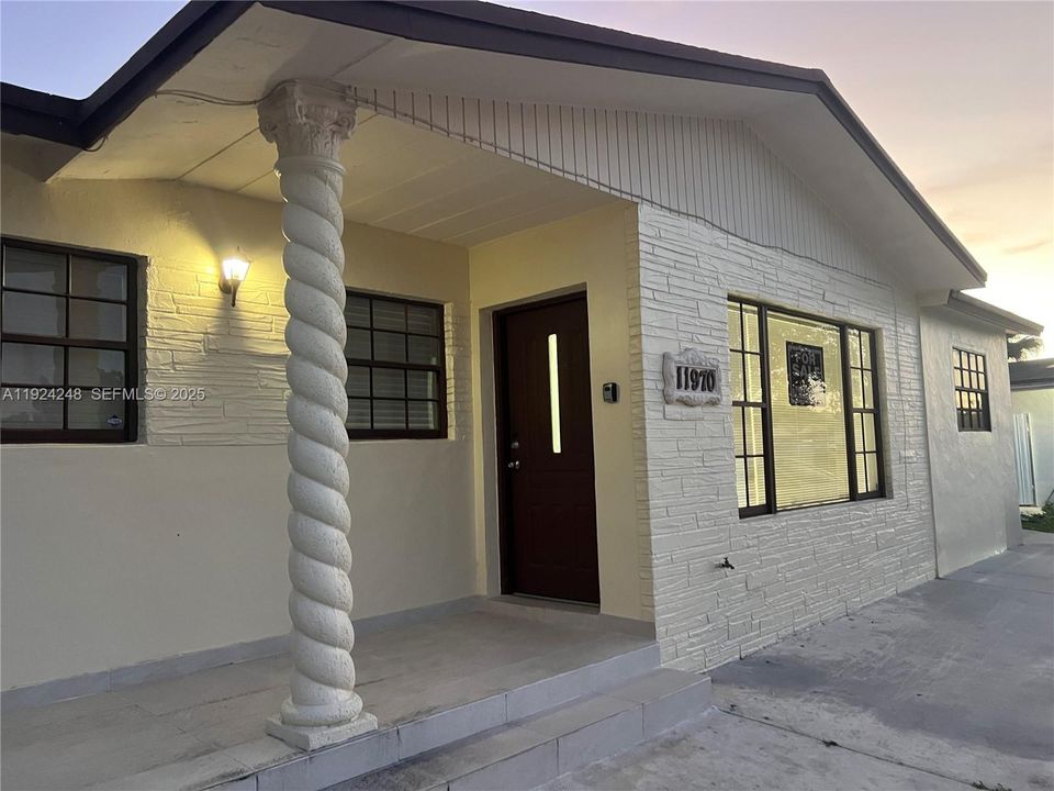 En Venta: $575,000 (2 camas, 1 baños, 1336 Pies cuadrados)