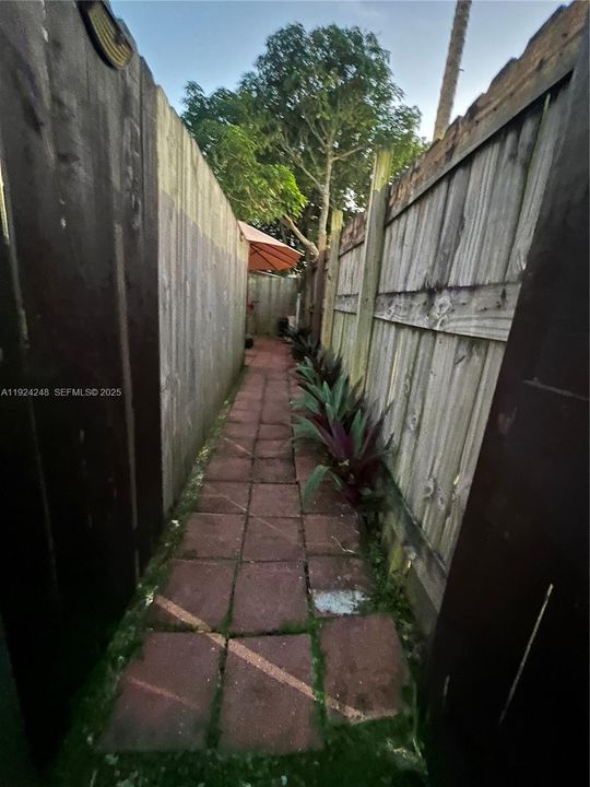 En Venta: $575,000 (2 camas, 1 baños, 1336 Pies cuadrados)