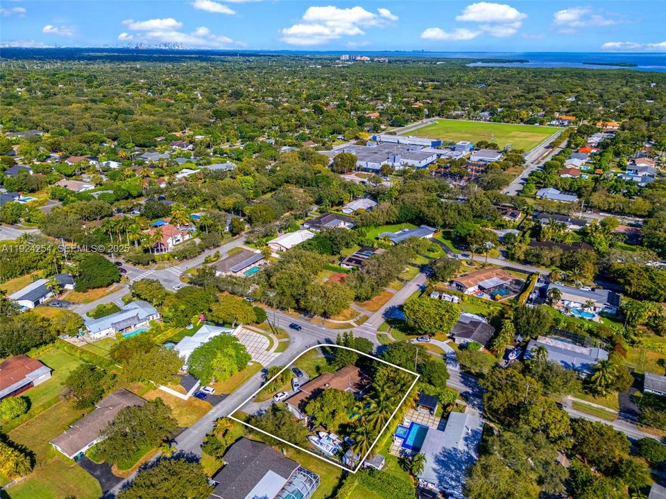 For Sale: $946,000 (3 beds, 2 baths, 1860 Square Feet)