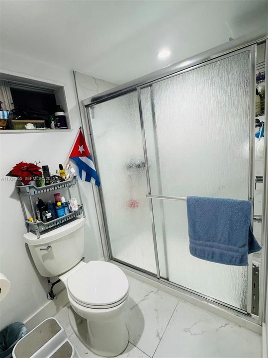 В аренду: $1,300 (0 спален, 1 ванн, 1762 Квадратных фут)