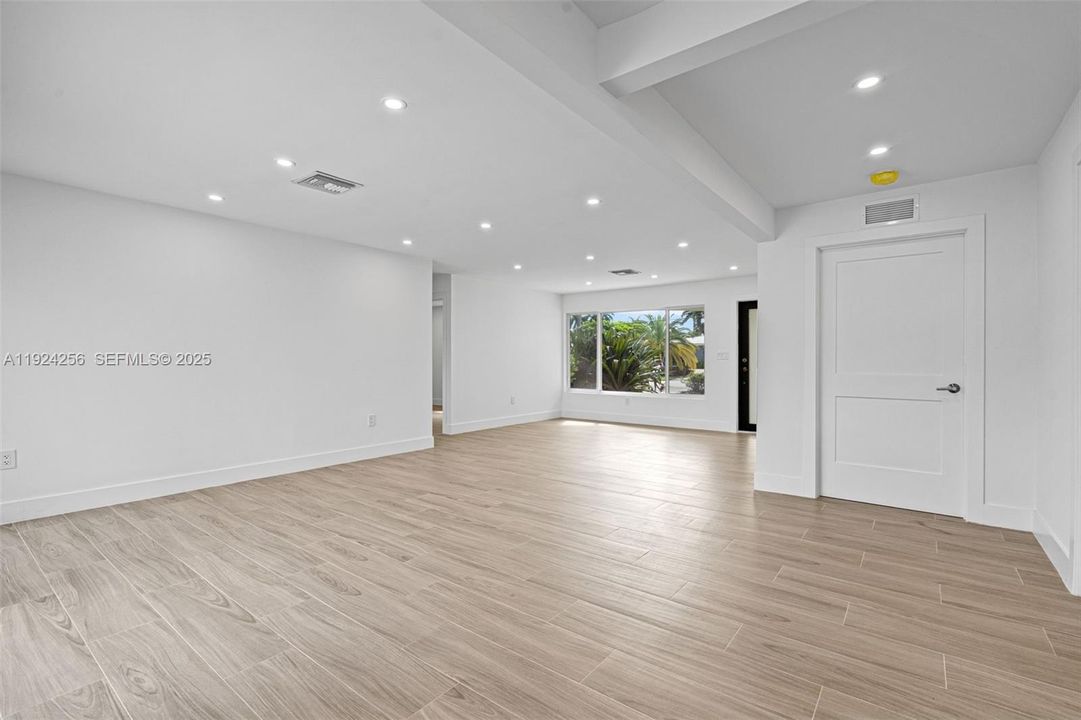 待售: $1,219,900 (3 贝兹, 3 浴室, 1703 平方英尺)