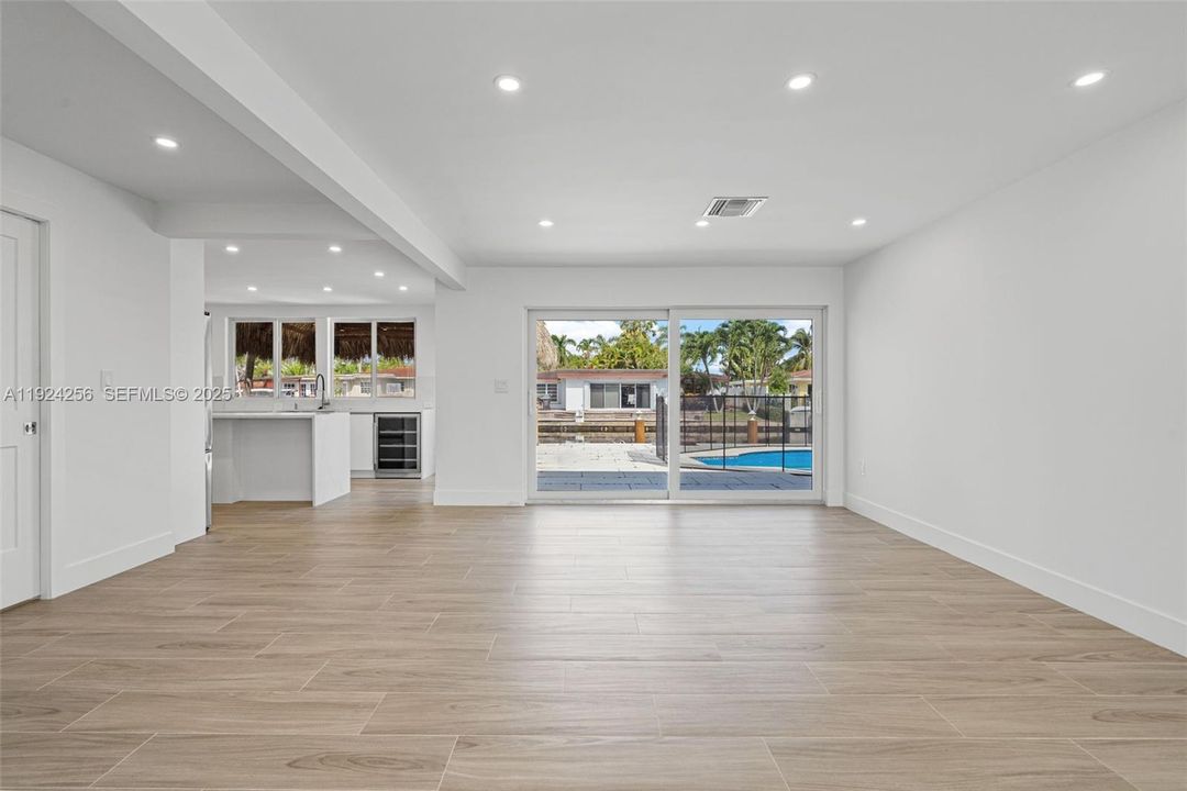 待售: $1,219,900 (3 贝兹, 3 浴室, 1703 平方英尺)