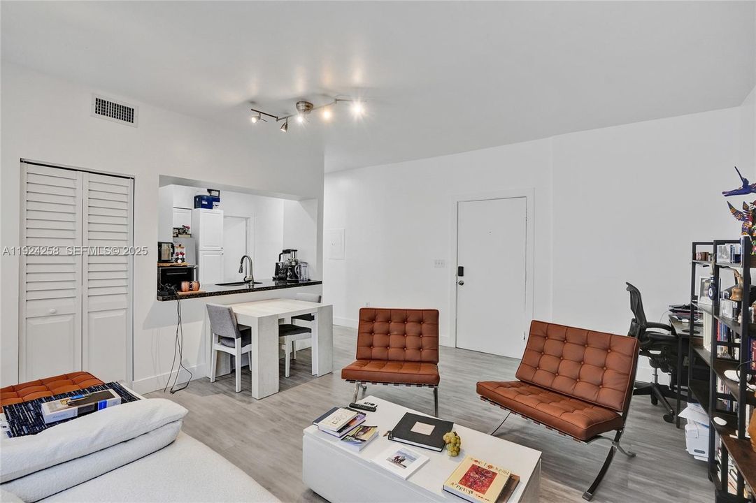 En Venta: $250,000 (1 camas, 1 baños, 580 Pies cuadrados)