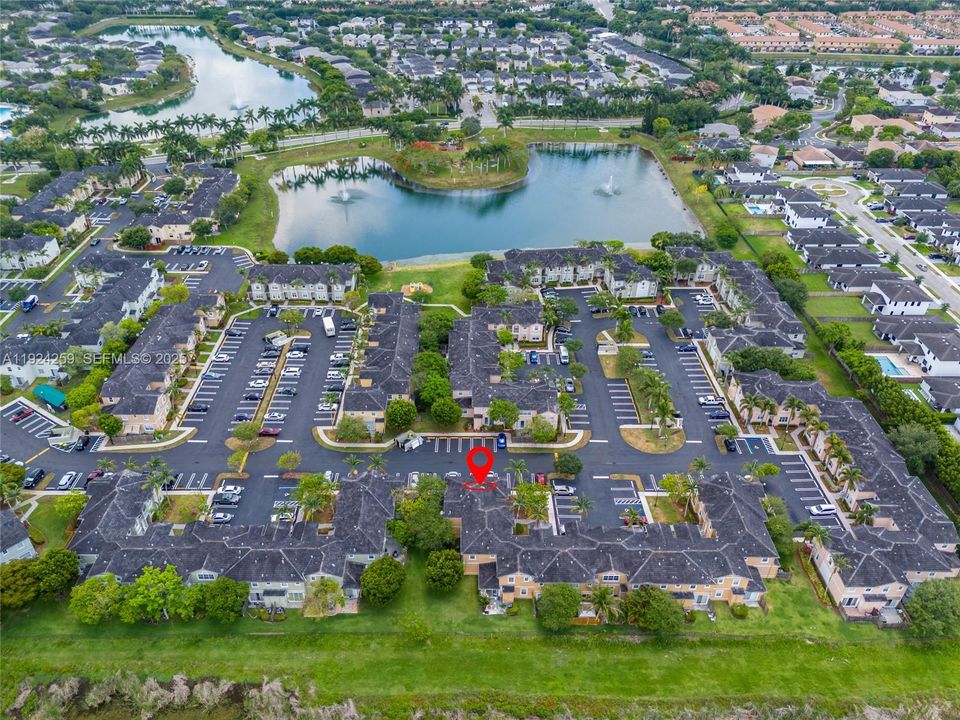 出租: $2,000 (2 贝兹, 2 浴室, 1290 平方英尺)