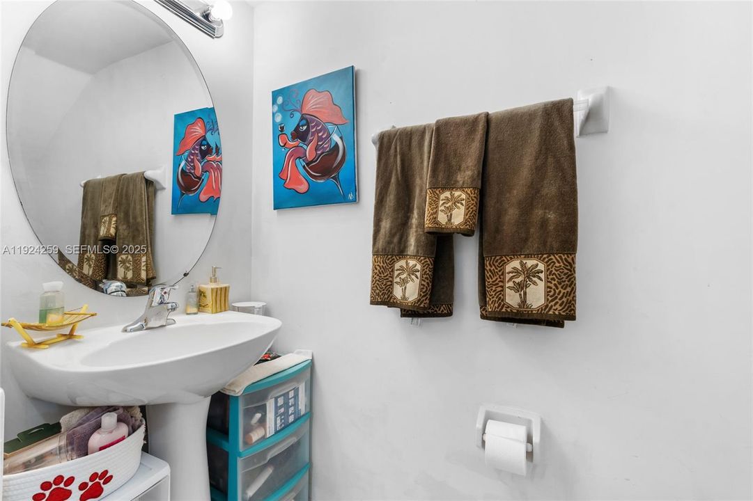 出租: $2,000 (2 贝兹, 2 浴室, 1290 平方英尺)