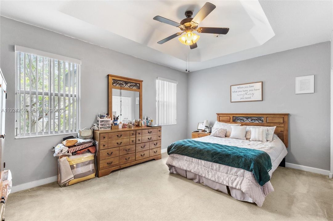 出租: $2,000 (2 贝兹, 2 浴室, 1290 平方英尺)