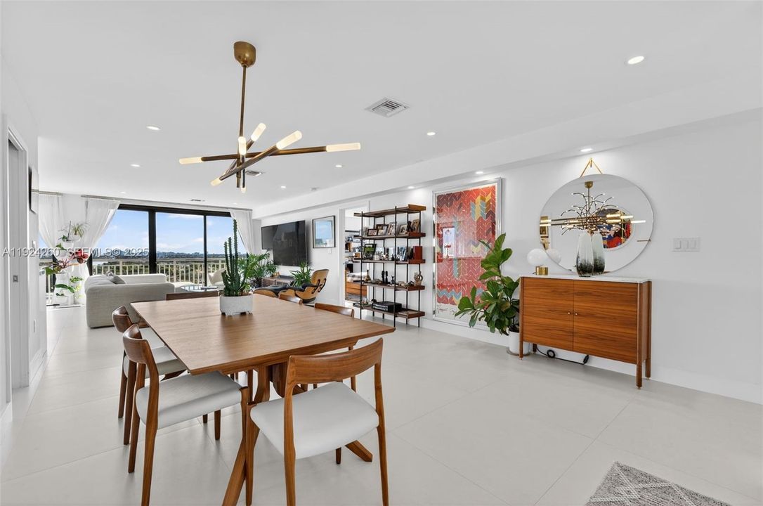 待售: $879,000 (2 贝兹, 2 浴室, 1567 平方英尺)