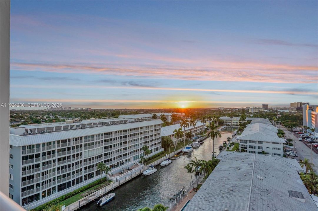 待售: $879,000 (2 贝兹, 2 浴室, 1567 平方英尺)