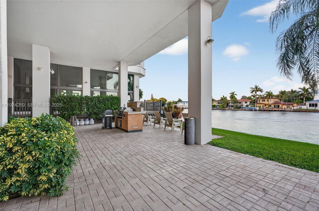 待售: $879,000 (2 贝兹, 2 浴室, 1567 平方英尺)