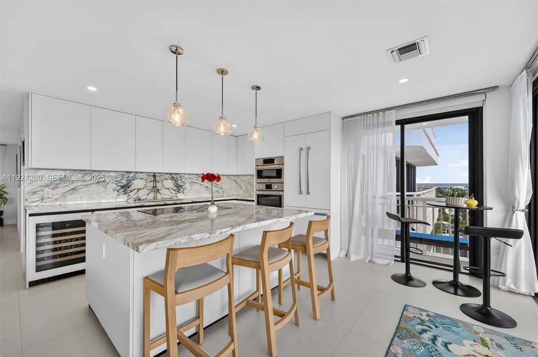 待售: $879,000 (2 贝兹, 2 浴室, 1567 平方英尺)