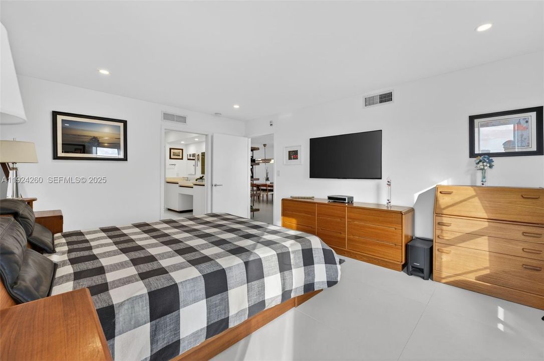 待售: $879,000 (2 贝兹, 2 浴室, 1567 平方英尺)