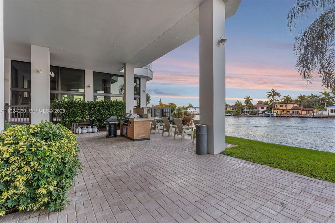 待售: $879,000 (2 贝兹, 2 浴室, 1567 平方英尺)