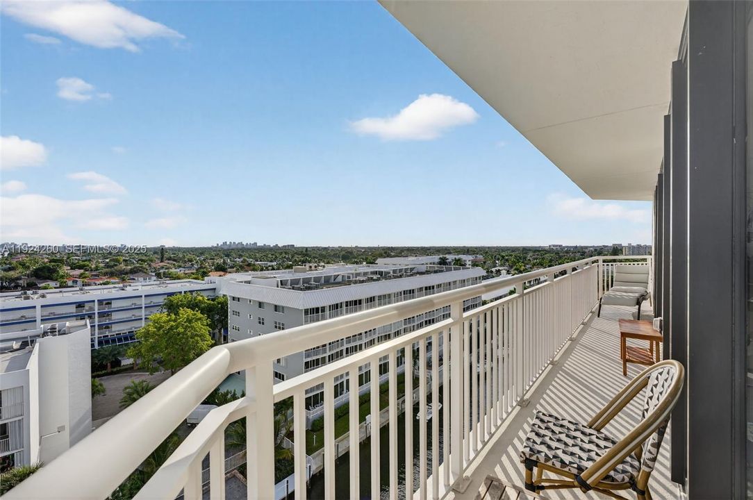 待售: $879,000 (2 贝兹, 2 浴室, 1567 平方英尺)