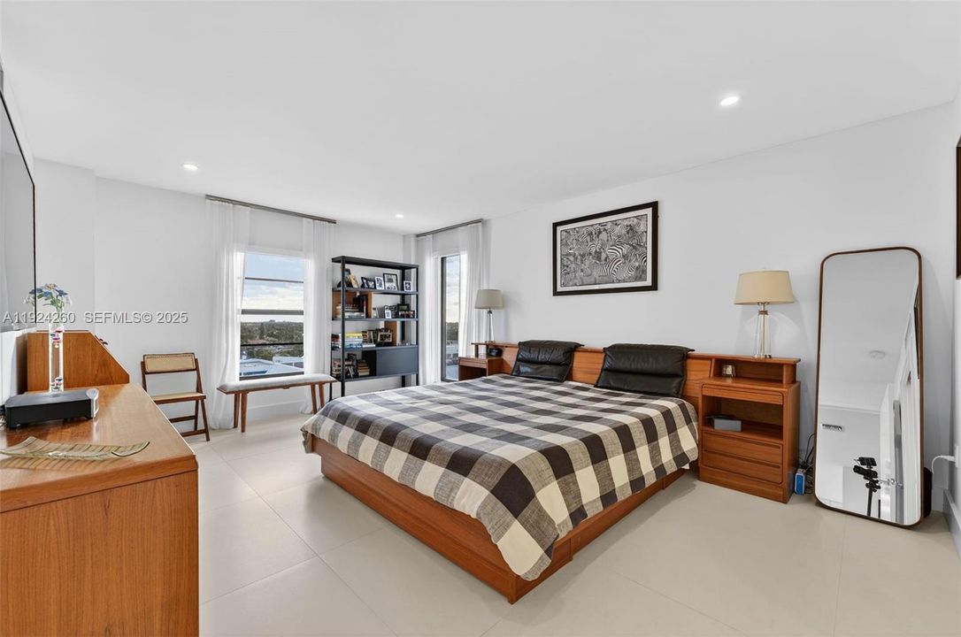 待售: $879,000 (2 贝兹, 2 浴室, 1567 平方英尺)