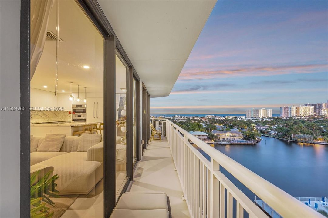 待售: $879,000 (2 贝兹, 2 浴室, 1567 平方英尺)