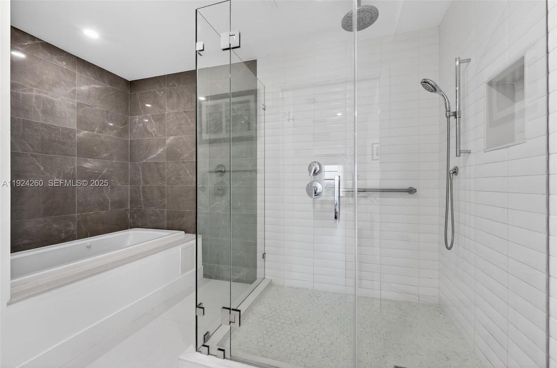 待售: $879,000 (2 贝兹, 2 浴室, 1567 平方英尺)