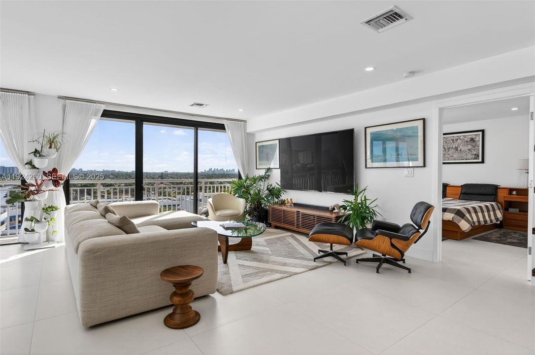 待售: $879,000 (2 贝兹, 2 浴室, 1567 平方英尺)