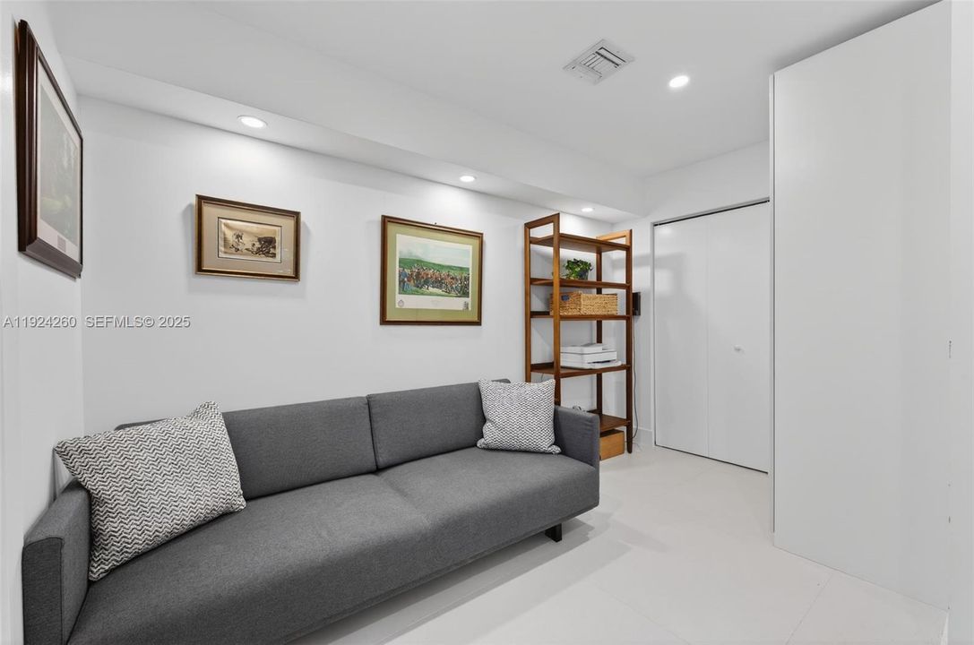 待售: $879,000 (2 贝兹, 2 浴室, 1567 平方英尺)