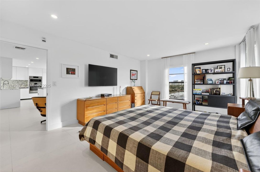 待售: $879,000 (2 贝兹, 2 浴室, 1567 平方英尺)