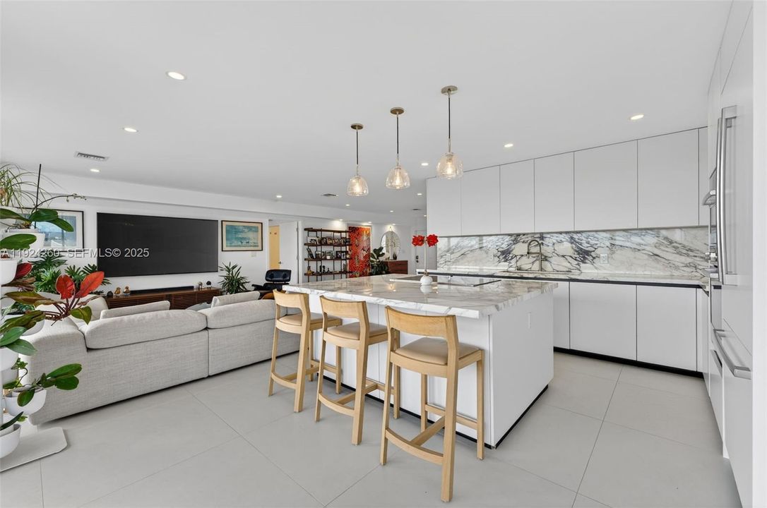 待售: $879,000 (2 贝兹, 2 浴室, 1567 平方英尺)