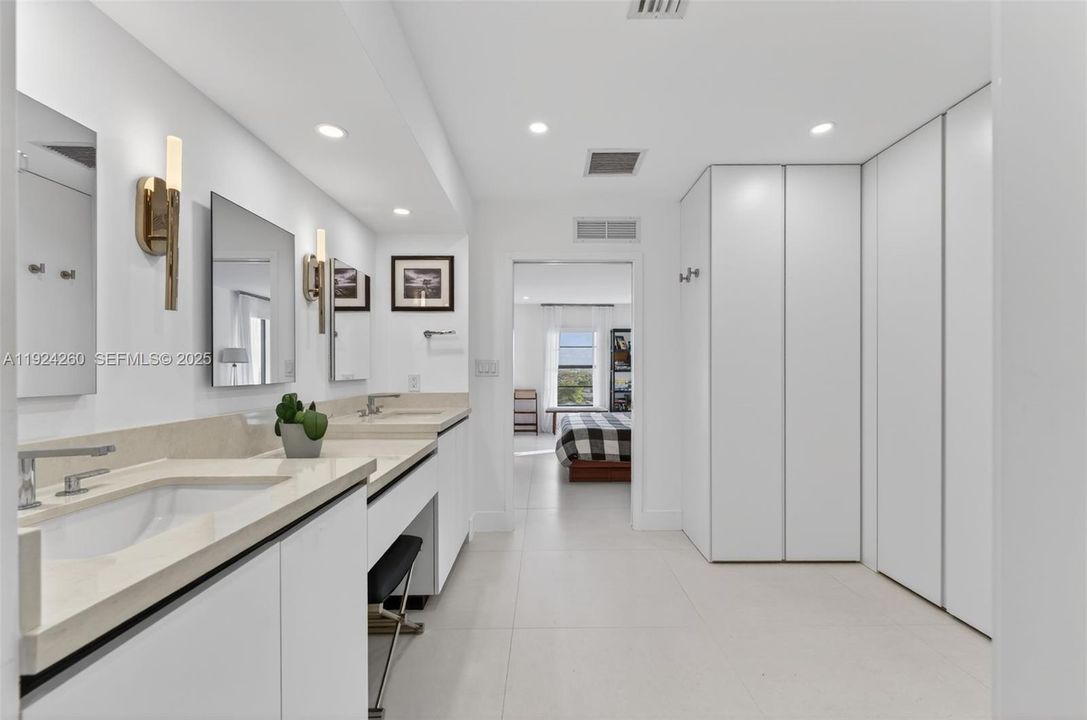 待售: $879,000 (2 贝兹, 2 浴室, 1567 平方英尺)