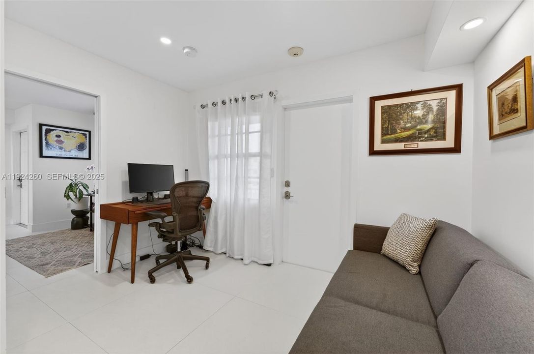 待售: $879,000 (2 贝兹, 2 浴室, 1567 平方英尺)