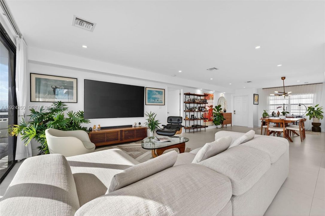 待售: $879,000 (2 贝兹, 2 浴室, 1567 平方英尺)