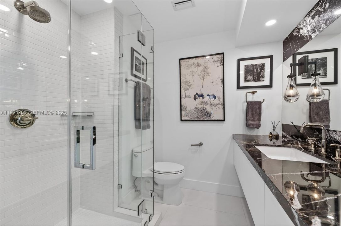 待售: $879,000 (2 贝兹, 2 浴室, 1567 平方英尺)