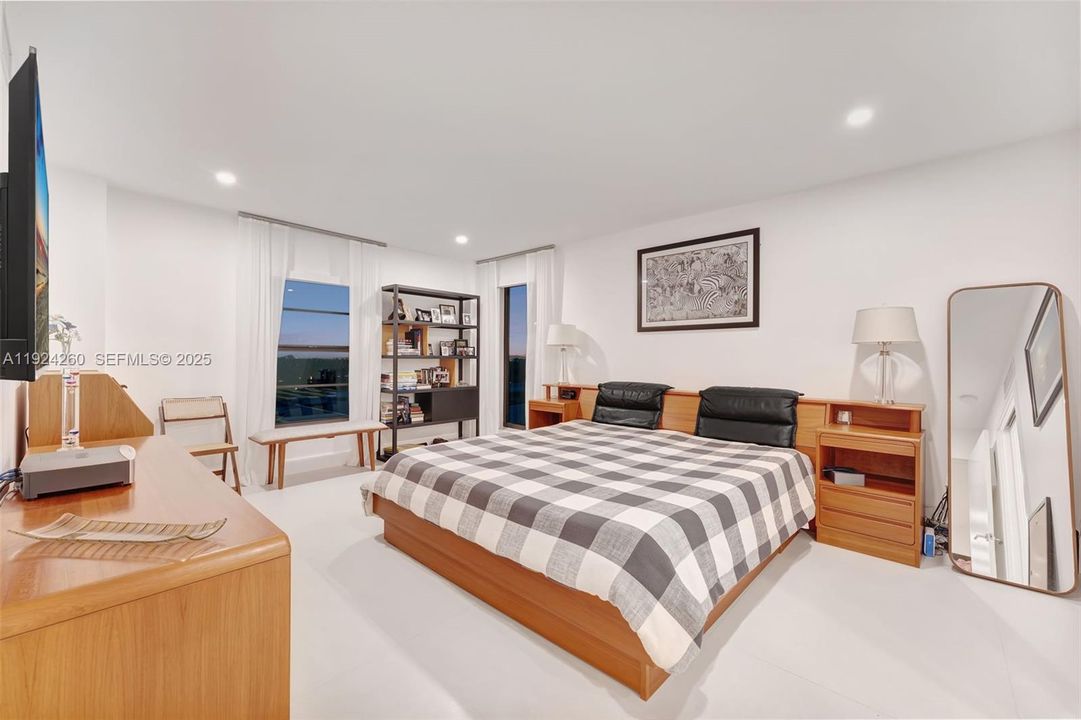 待售: $879,000 (2 贝兹, 2 浴室, 1567 平方英尺)