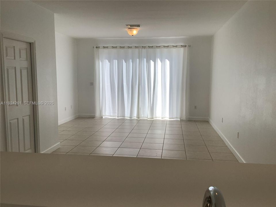 For Rent: $2,790 (2 beds, 2 baths, 1328 Square Feet)