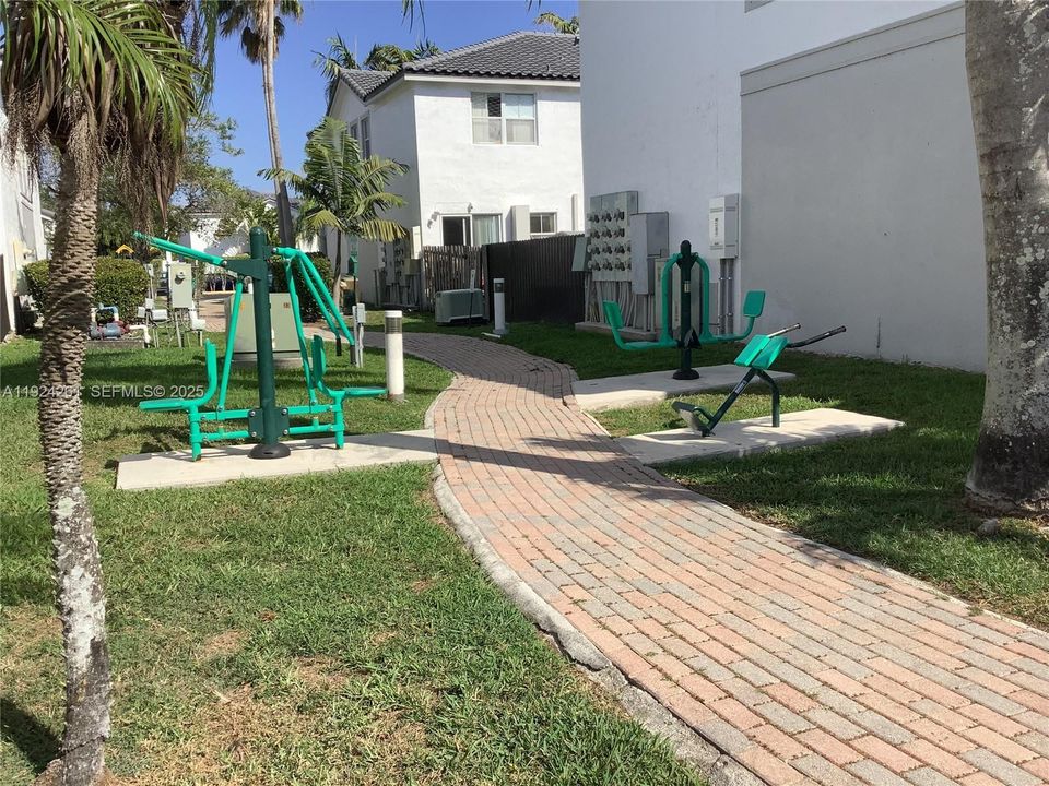 For Rent: $2,790 (2 beds, 2 baths, 1328 Square Feet)