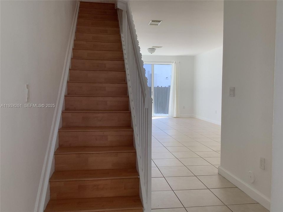 For Rent: $2,790 (2 beds, 2 baths, 1328 Square Feet)