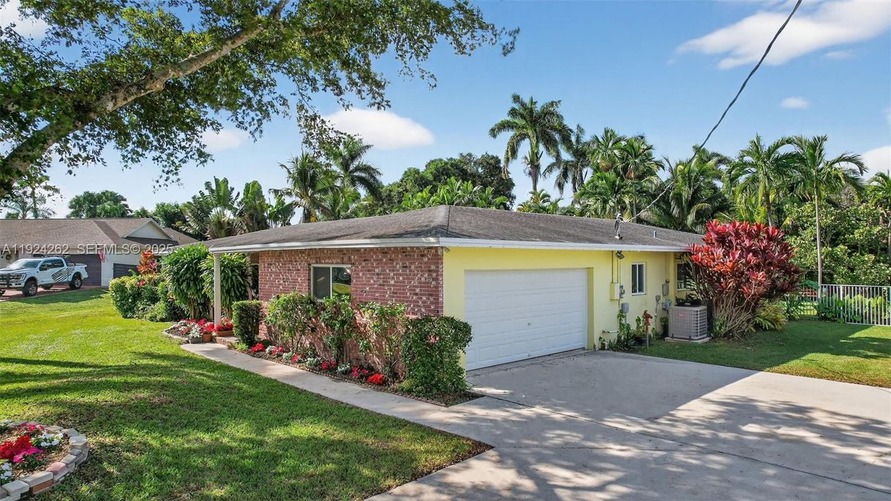 For Sale: $859,000 (4 beds, 2 baths, 2226 Square Feet)