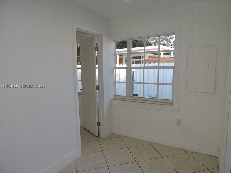 For Rent: $3,800 (3 beds, 1 baths, 1134 Square Feet)