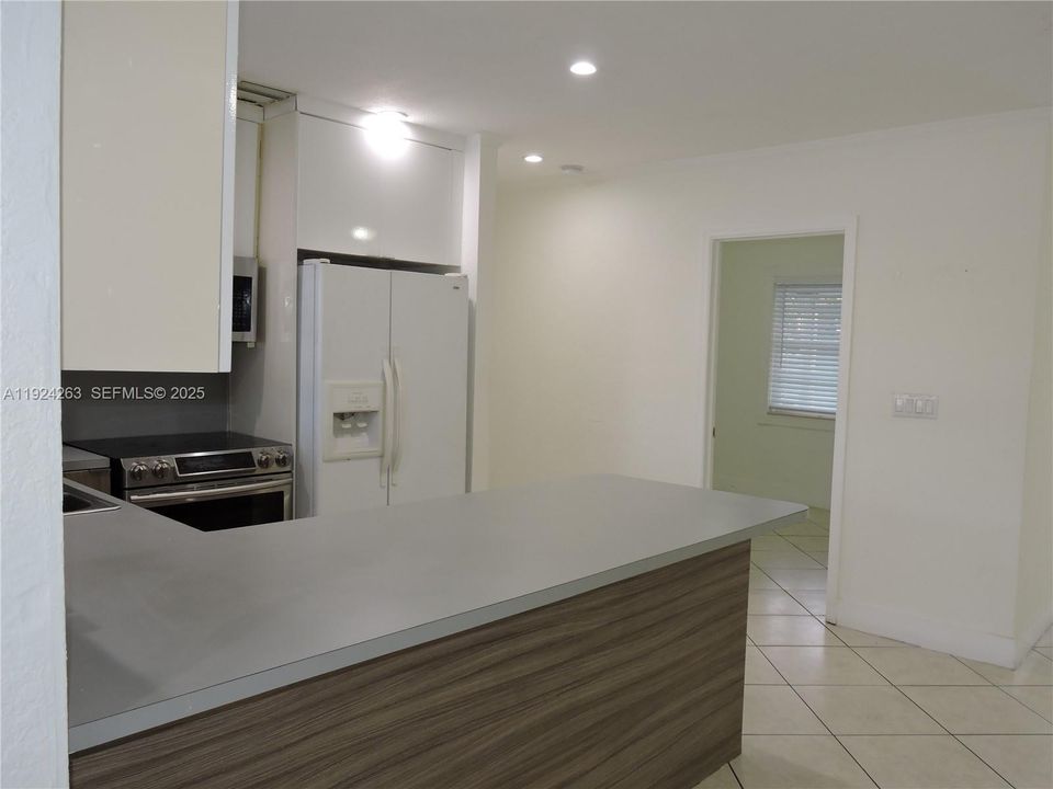 For Rent: $3,800 (3 beds, 1 baths, 1134 Square Feet)