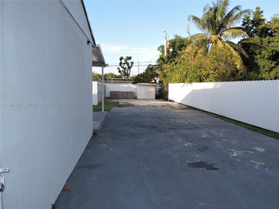 For Rent: $3,800 (3 beds, 1 baths, 1134 Square Feet)