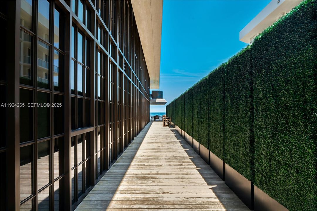 На продажу: $13,500,000 (3 спален, 3 ванн, 3136 Квадратных фут)