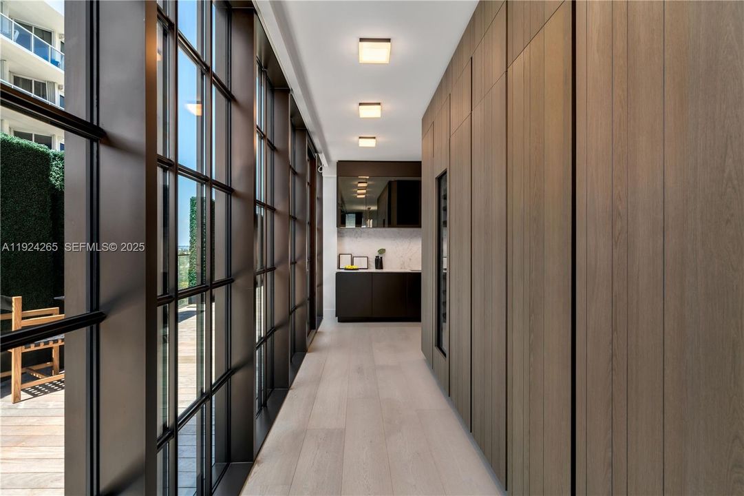 На продажу: $13,500,000 (3 спален, 3 ванн, 3136 Квадратных фут)