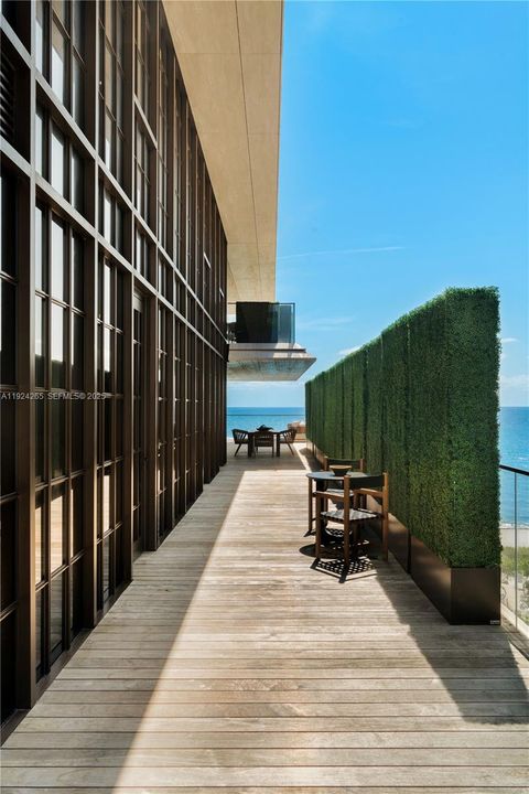 На продажу: $13,500,000 (3 спален, 3 ванн, 3136 Квадратных фут)