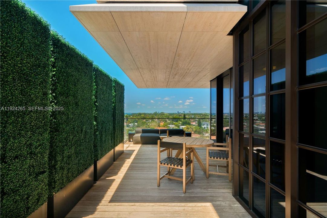 На продажу: $13,500,000 (3 спален, 3 ванн, 3136 Квадратных фут)