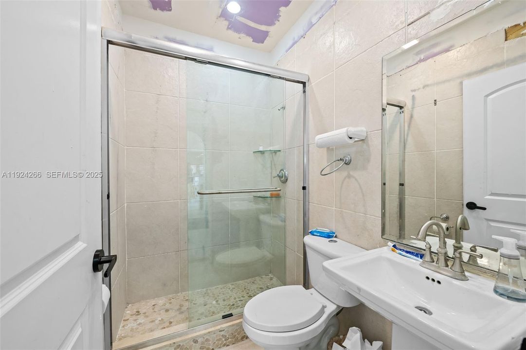 For Sale: $1,625,496 (6 beds, 4 baths, 4447 Square Feet)