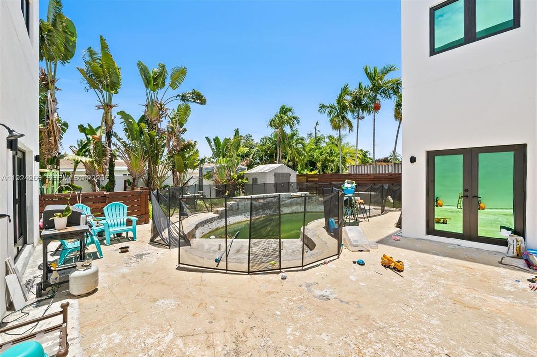 For Sale: $1,625,496 (6 beds, 4 baths, 4447 Square Feet)