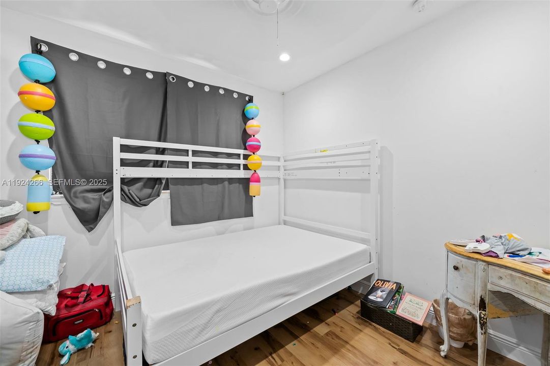 For Sale: $1,625,496 (6 beds, 4 baths, 4447 Square Feet)