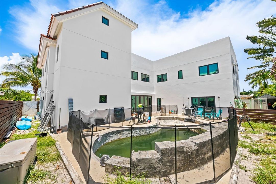 For Sale: $1,625,496 (6 beds, 4 baths, 4447 Square Feet)