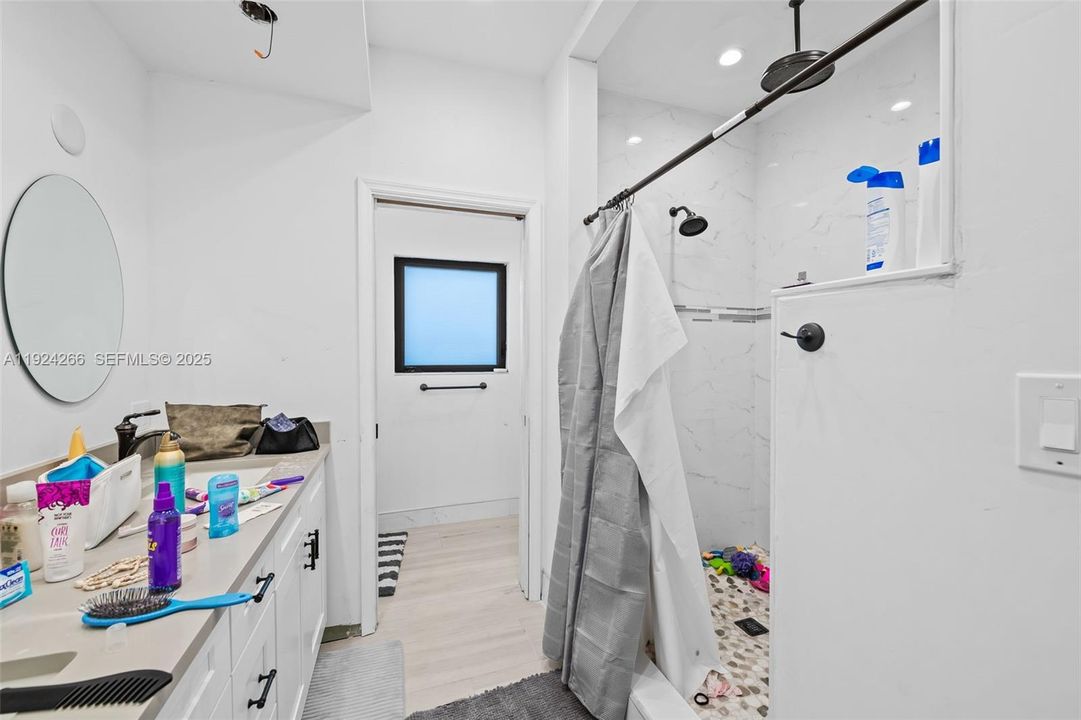 For Sale: $1,625,496 (6 beds, 4 baths, 4447 Square Feet)